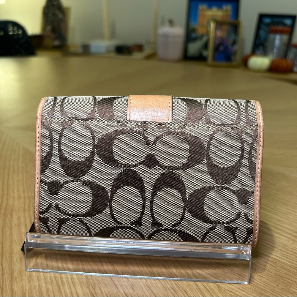 Vintage Coach Signature Canvas Hamptons Wallet - Picture 4 of 12
